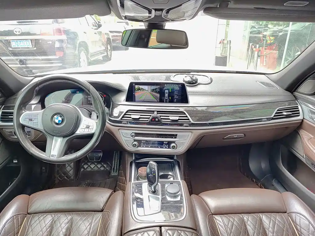 BMW 7 Series 2019 — фото 10