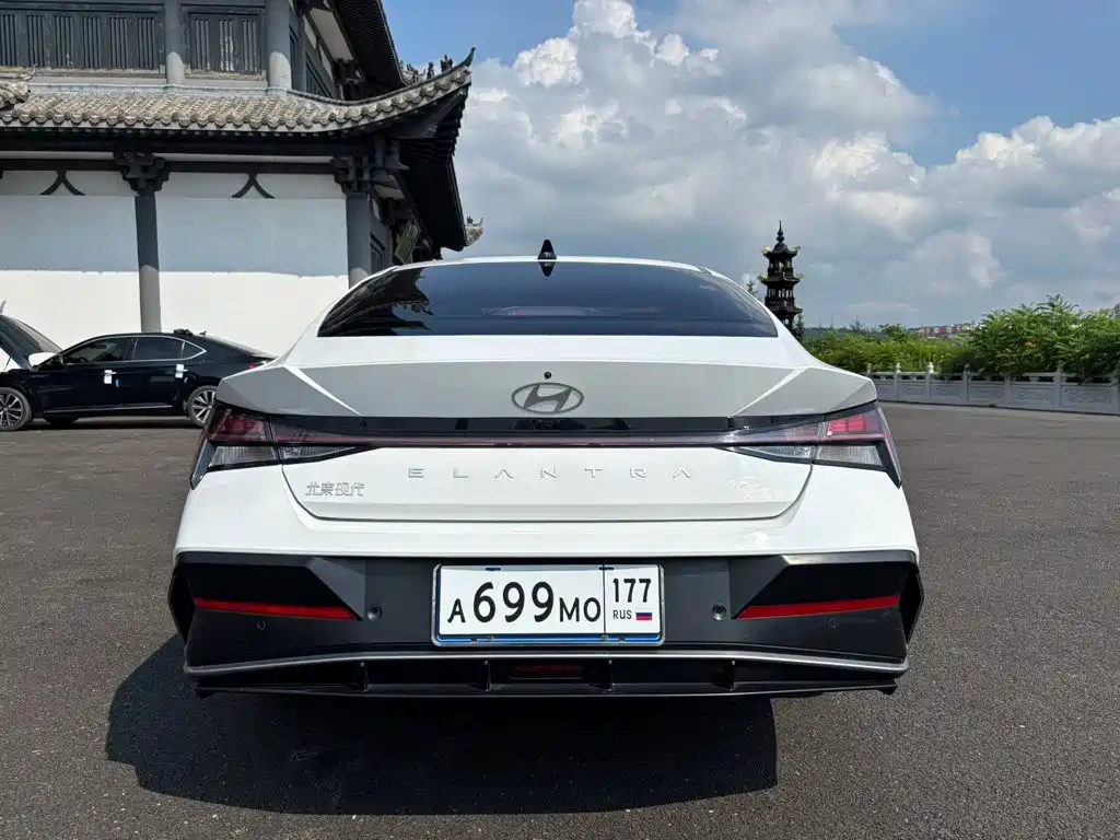 Hyundai Elantra 2024 — фото 17