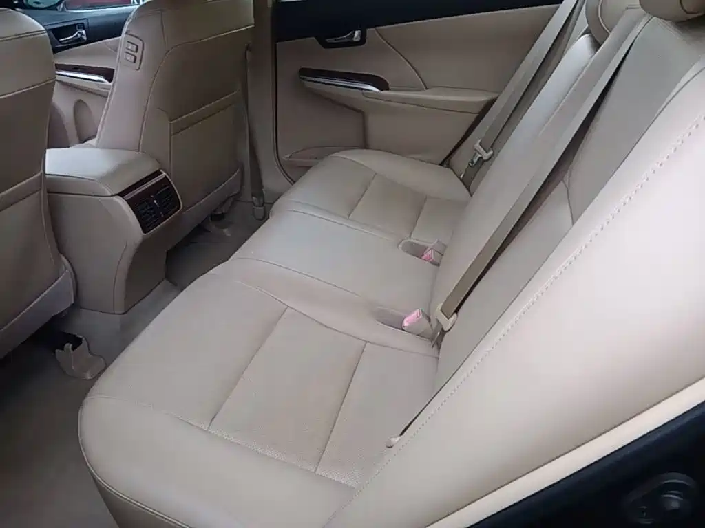 Toyota Camry 2014 — фото 24