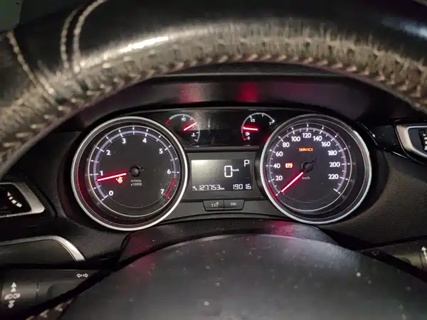 Peugeot 408 2016