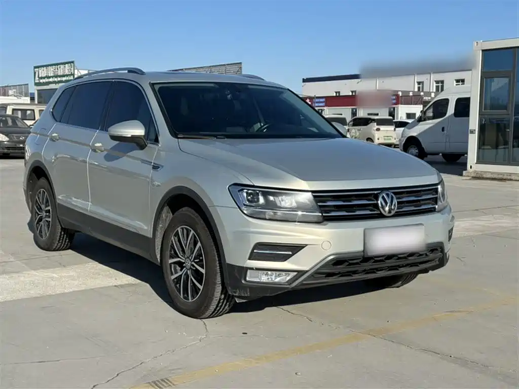 Volkswagen Tiguan L 2017 — фото 23