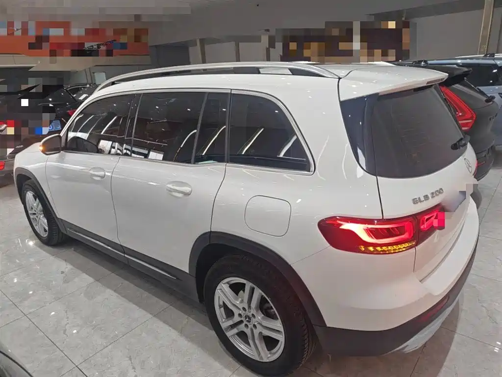 Mercedes-Benz GLB 2023 — фото 4