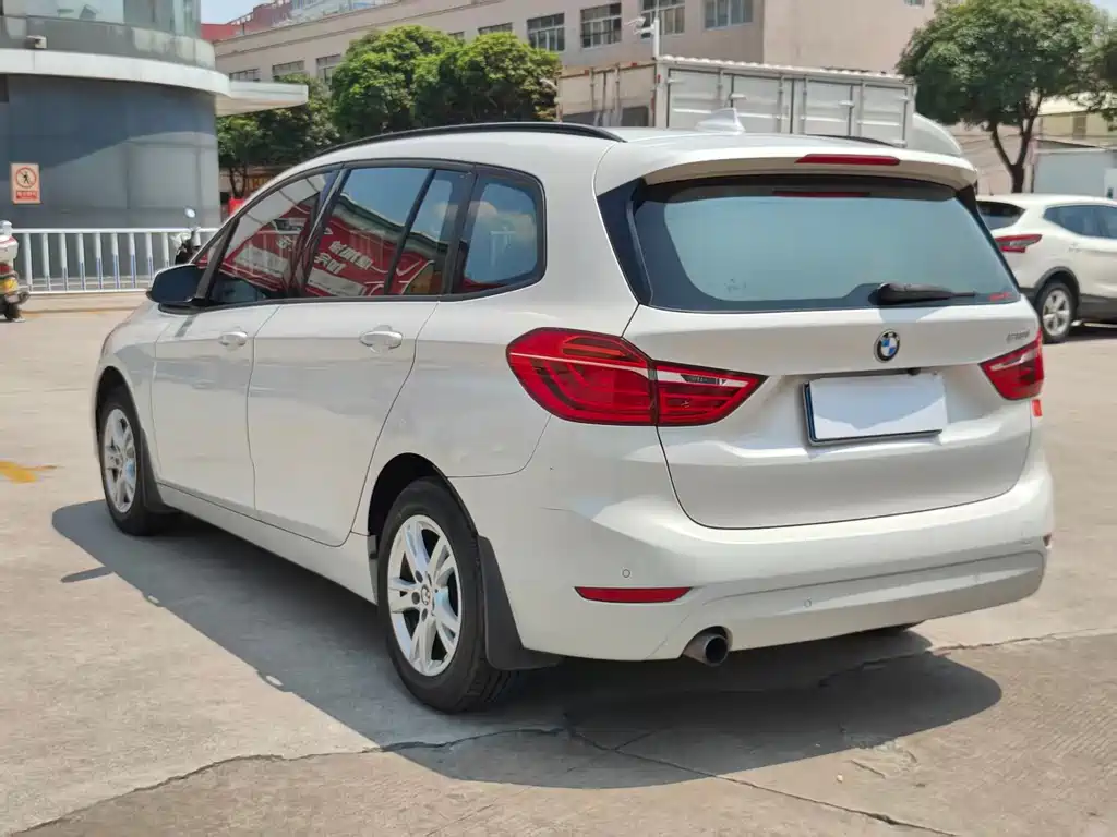 BMW 2 Series Wagon 2015 — фото 4