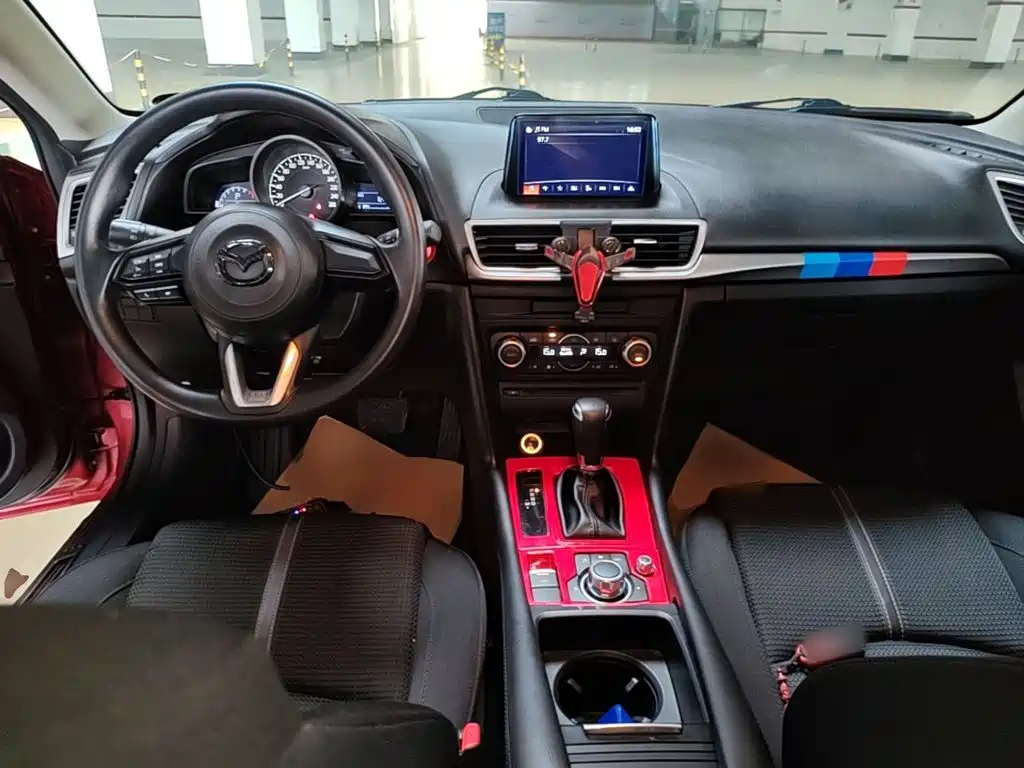 Mazda 3 Axela 2019 — фото 10