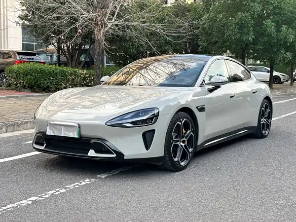 Xiaomi SU7 2024
