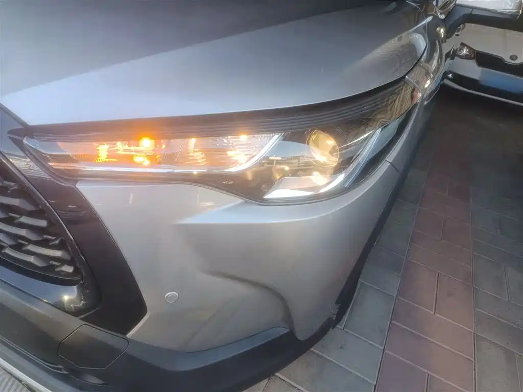 Toyota Corolla Cross 2023 — фото 15