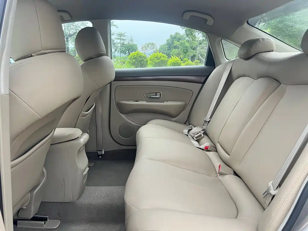 Nissan Sylphy 2012 — фото 12