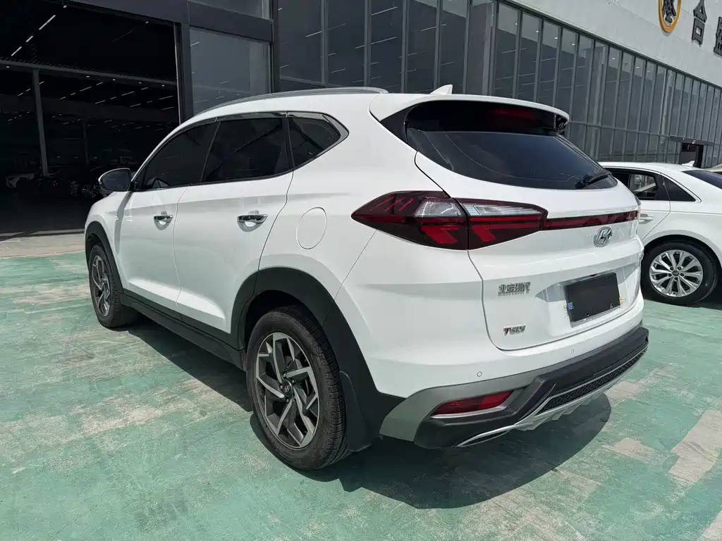 Hyundai Tucson 2021 — фото 8