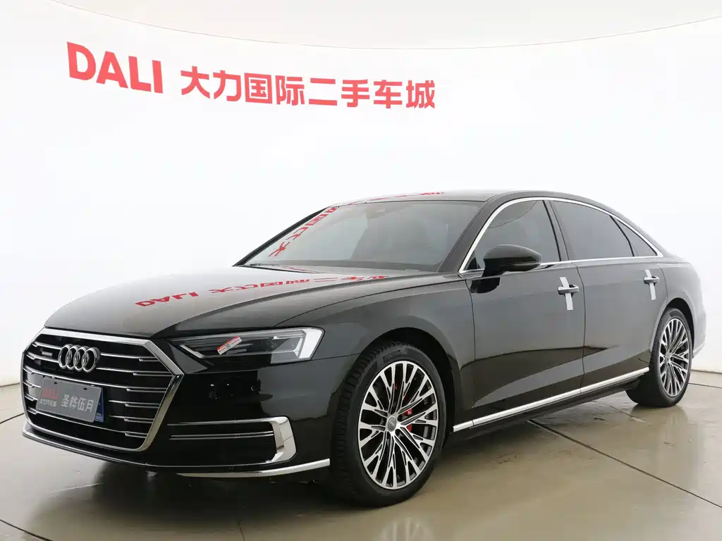 Audi A8 2021 — фото 1