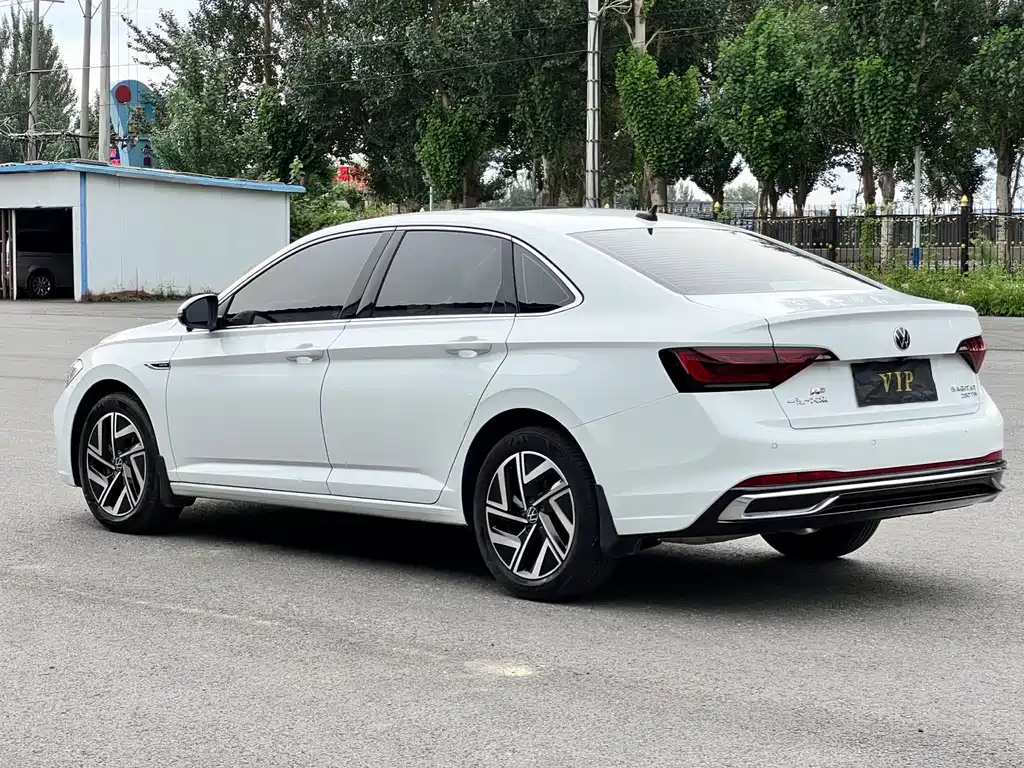 Volkswagen Sagitar 2022