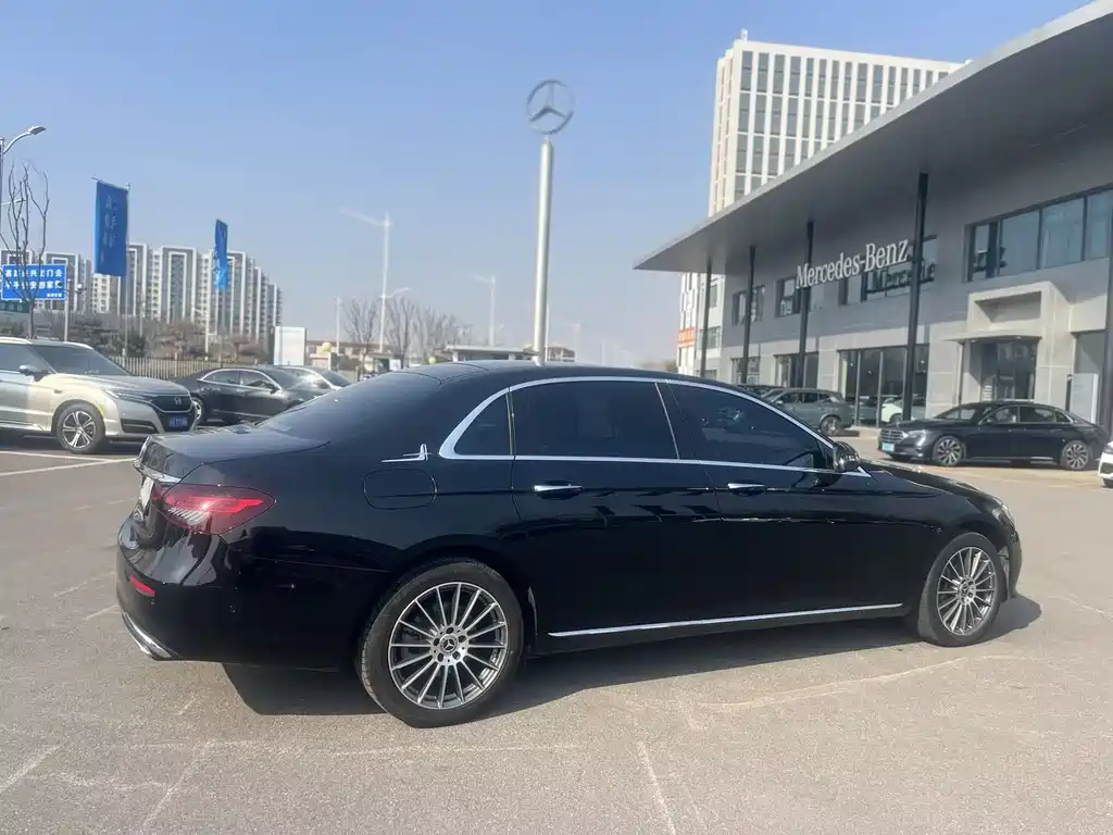 Mercedes-Benz E-Class 2023 — фото 3