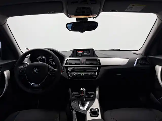 BMW 1 Series 2018 — фото 9