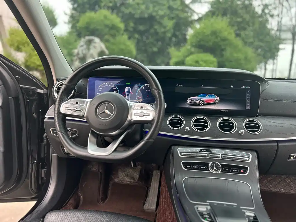 Mercedes-Benz E-Class 2020 — фото 13