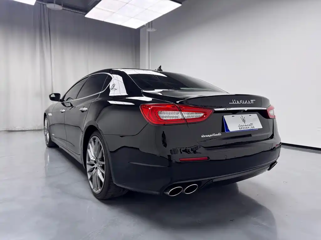 Maserati Quattroporte 2018 — фото 28