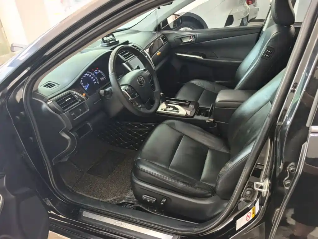 Toyota Camry 2015 — фото 15