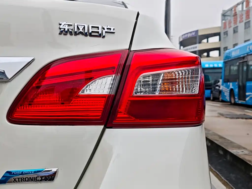Nissan Sylphy 2018 — фото 10