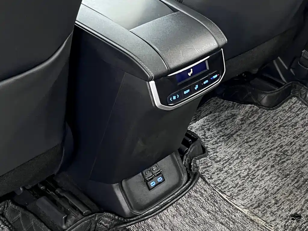 Toyota Highlander 2022 — фото 22