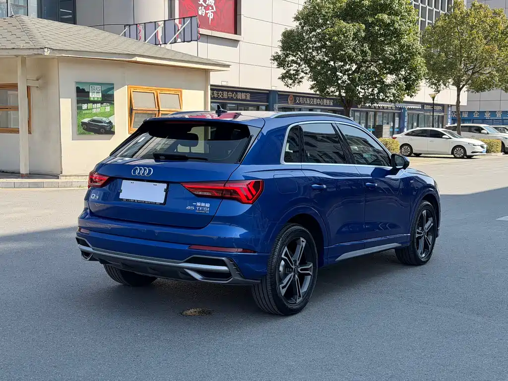 Audi Q3 2022 — фото 5