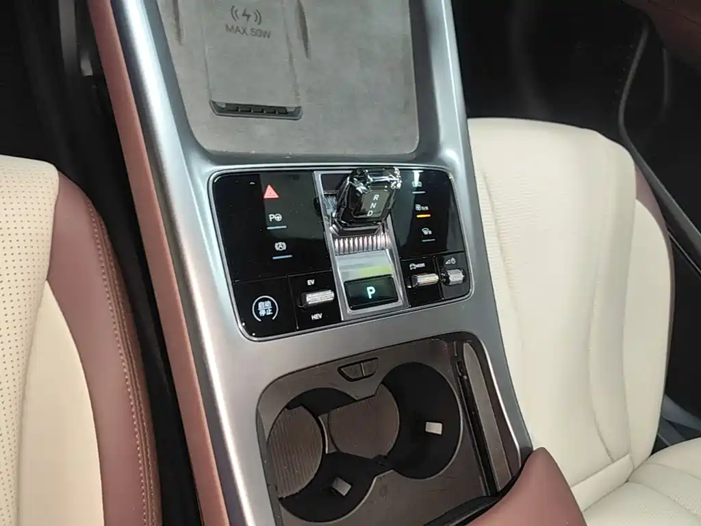 BYD Seal 07 DM-i 2025 — фото 14