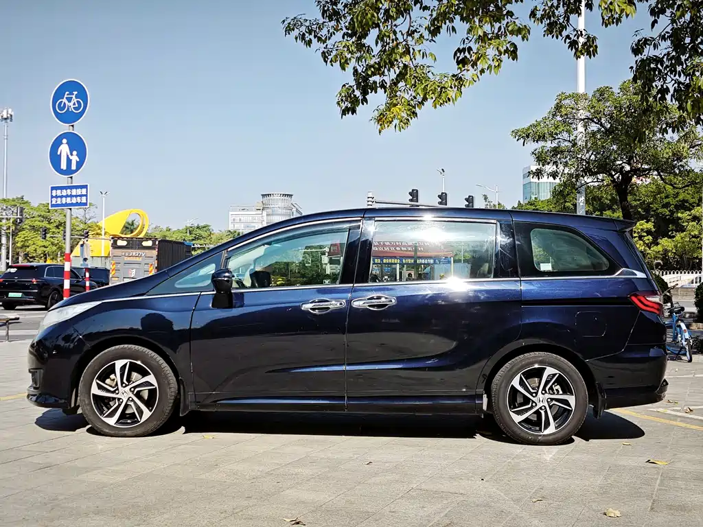 Honda Odyssey 2016 — фото 4