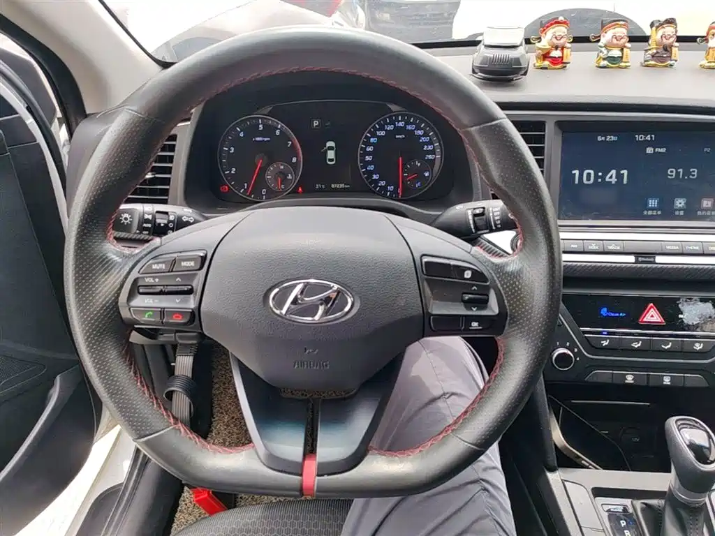 Hyundai Elantra 2019 — фото 11