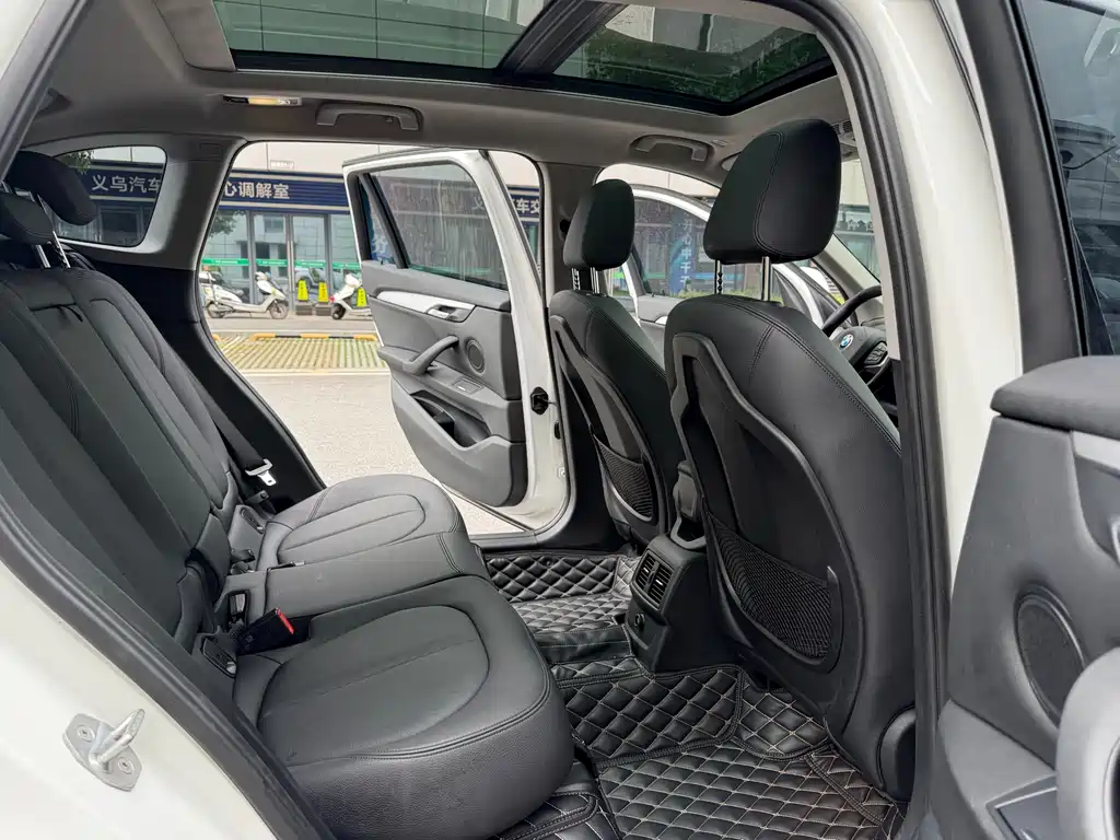 BMW X1 2018 — фото 11