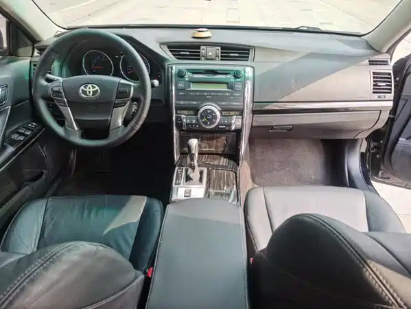 Toyota Reiz 2012