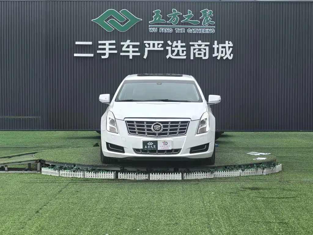 Cadillac XTS 2015 — фото 2