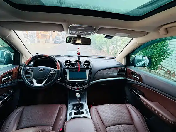 BYD S7 2015