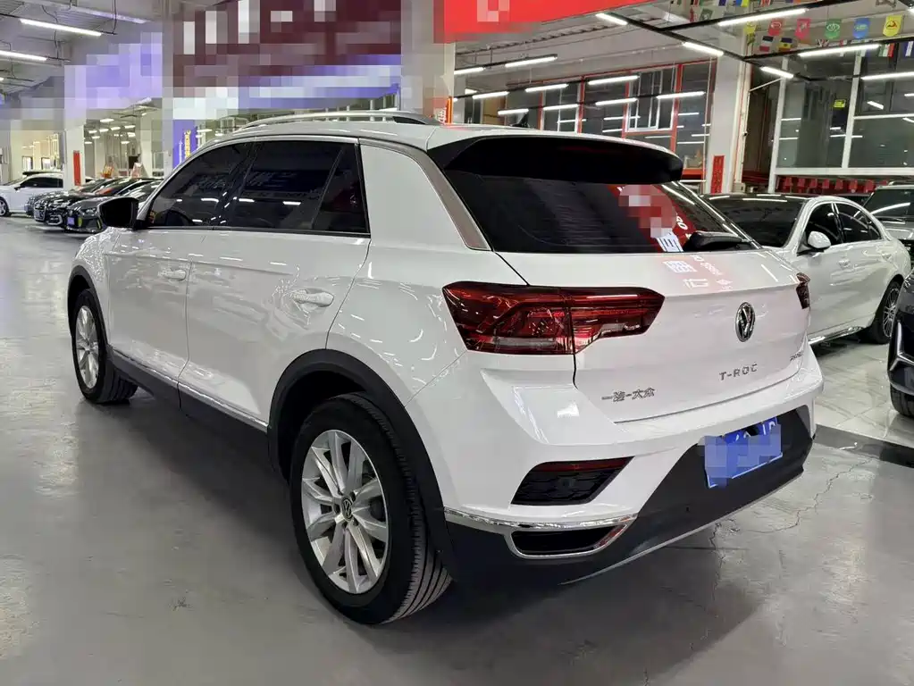 Volkswagen T-Roc 2021 — фото 4