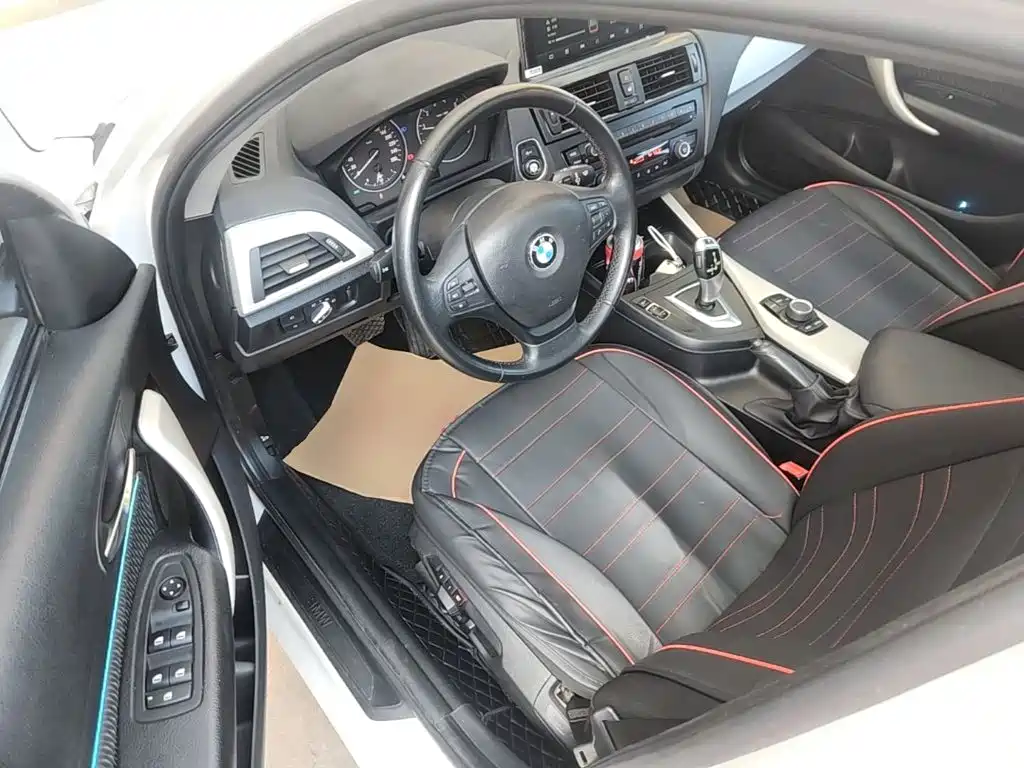 BMW 1 Series 2015 — фото 16