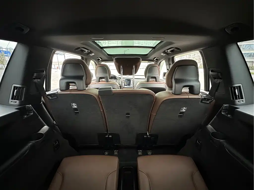 Volvo XC90 2021 — фото 13