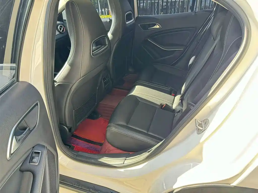 Mercedes-Benz GLA 2015 — фото 24