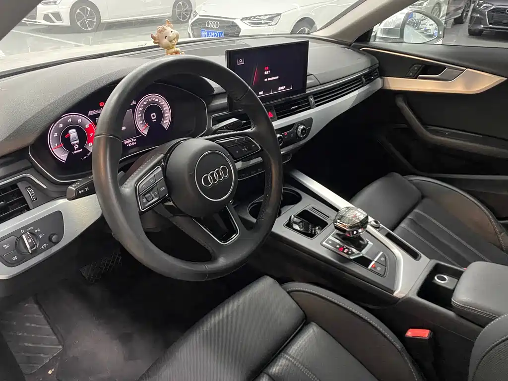Audi A4L 2021 — фото 10