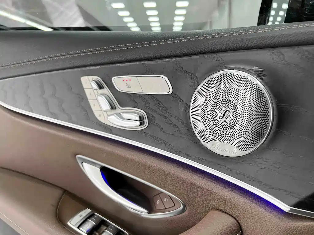 Mercedes-Benz E-Class 2021 — фото 12