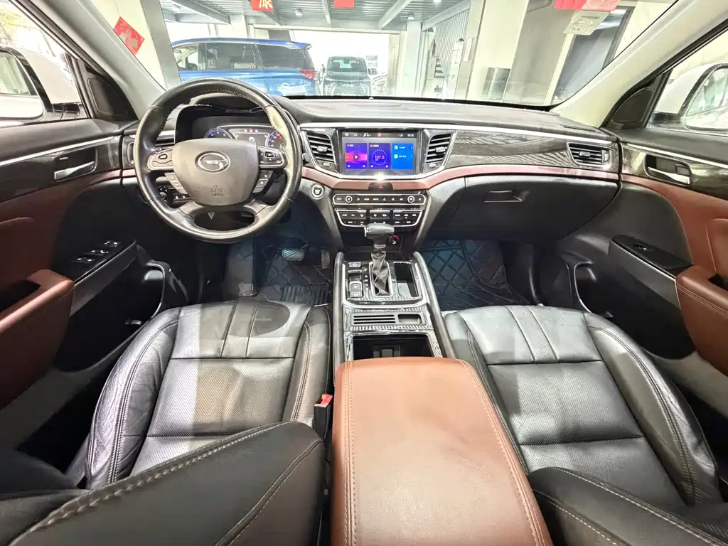 GAC Motor Trumpchi GS8 2017 — фото 7