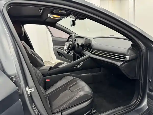 Hyundai Elantra 2022