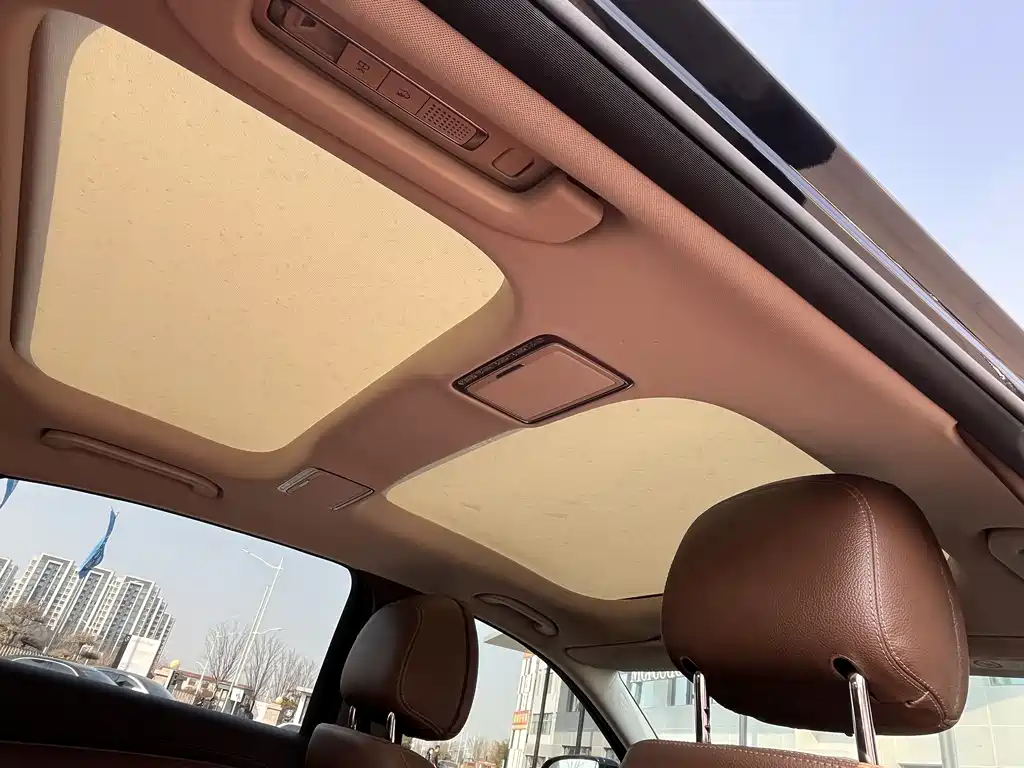 Mercedes-Benz E-Class 2023 — фото 15