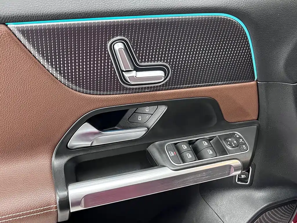 Mercedes-Benz GLB 2021 — фото 20