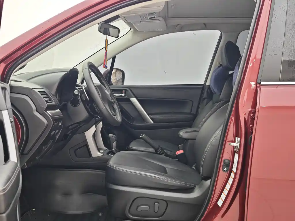 Subaru Forester 2015 — фото 7