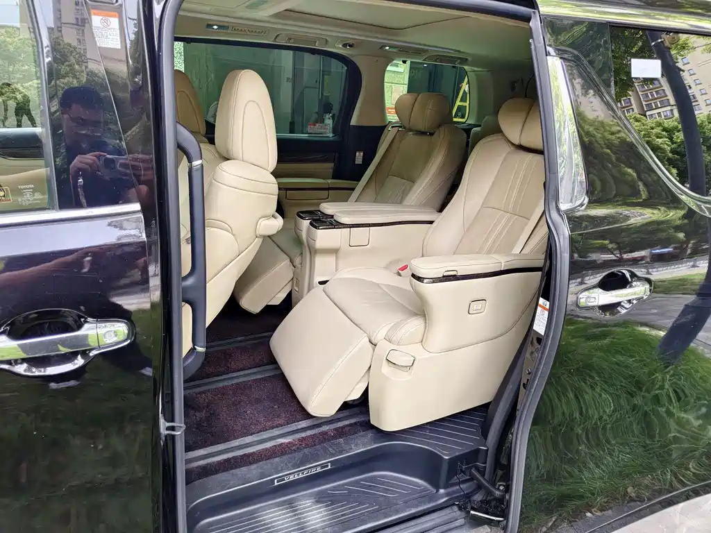 Toyota Vellfire 2019 — фото 9