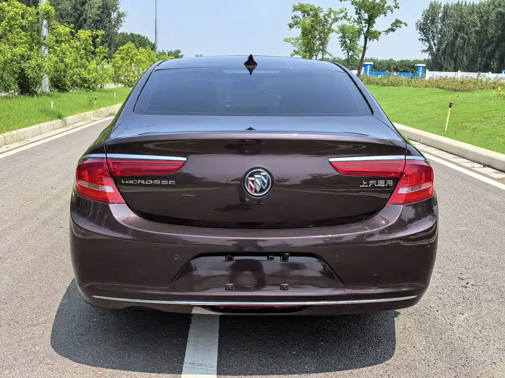 Buick LaCrosse 2017 — фото 22