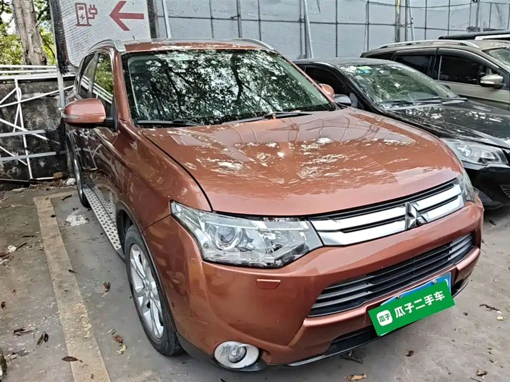 Mitsubishi Outlander 2015 — фото 4
