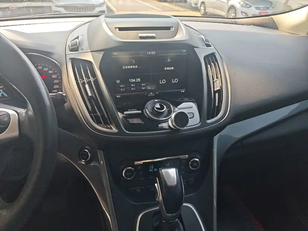 Ford Kuga 2016 — фото 13