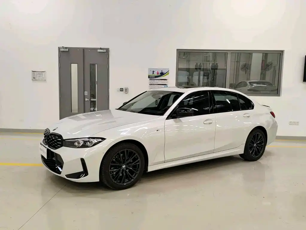 BMW 3 Series 2025 — фото 1