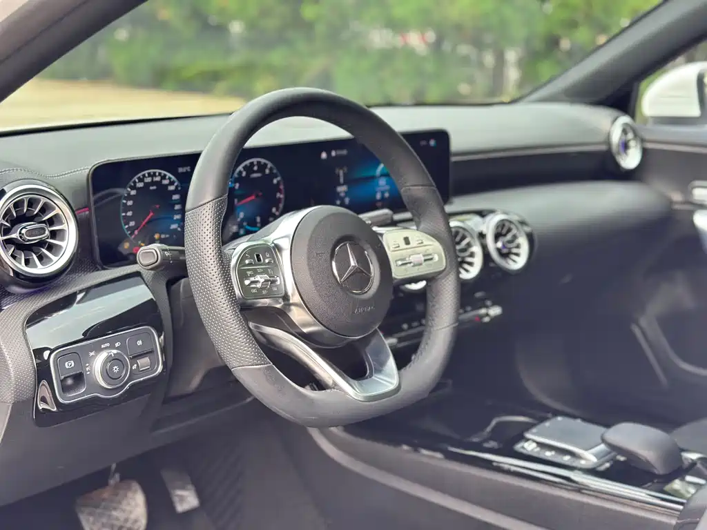 Mercedes-Benz A-Class 2022 — фото 16