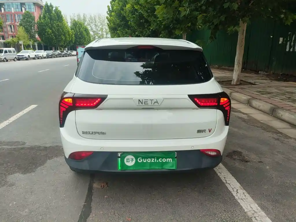 Neta V 2022