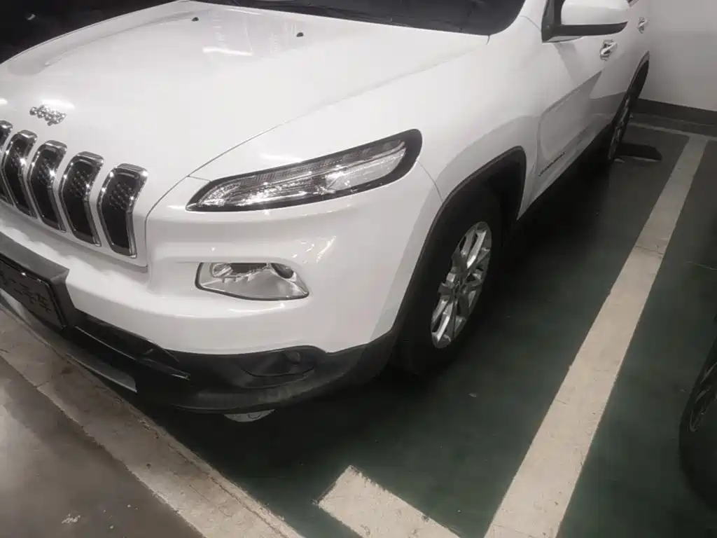 Jeep Cherokee 2017 — фото 24
