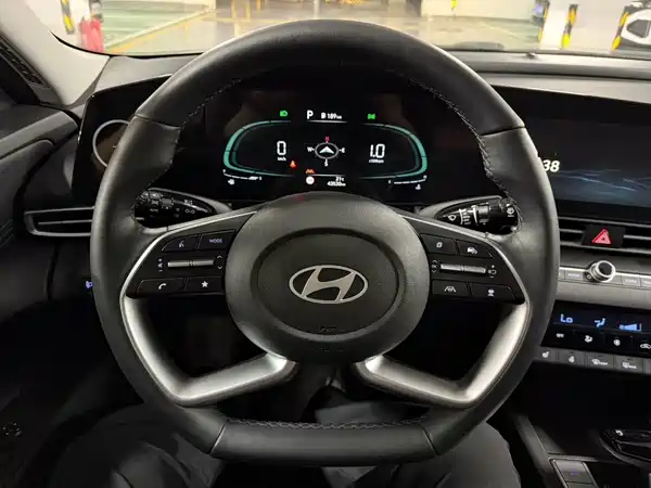 Hyundai Elantra 2023