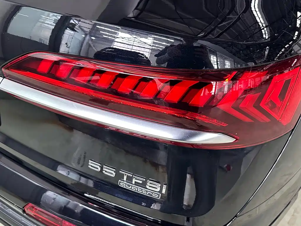 Audi Q7 2021 — фото 15